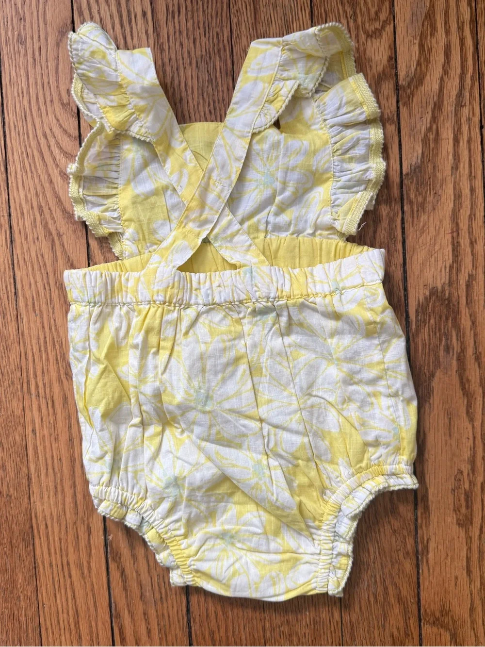 GAP Baby Yellow and White Floral Ruffle Romper - Size 6-12 Months - NWT
